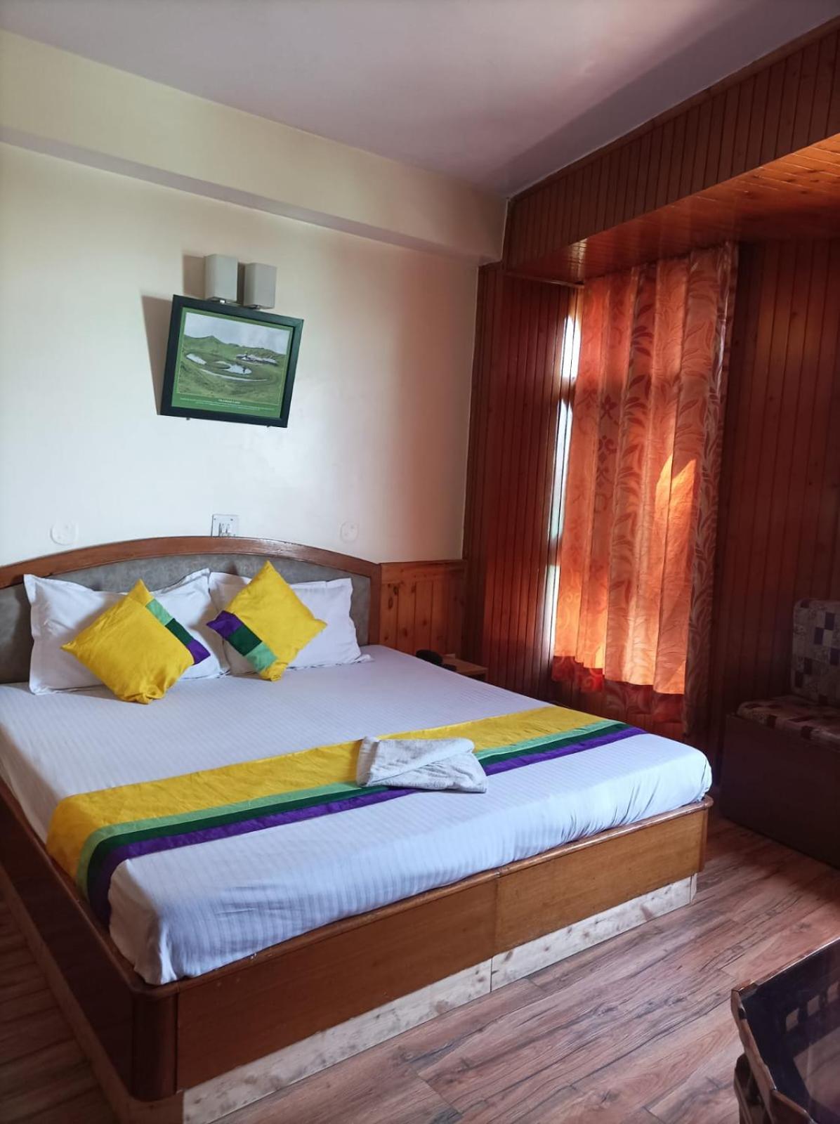 Hotel Rajat Chhota Simla Eksteriør billede